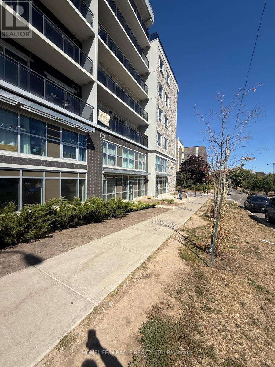 B - 112 - 275 Larch Street, Waterloo, ON - Outdoor