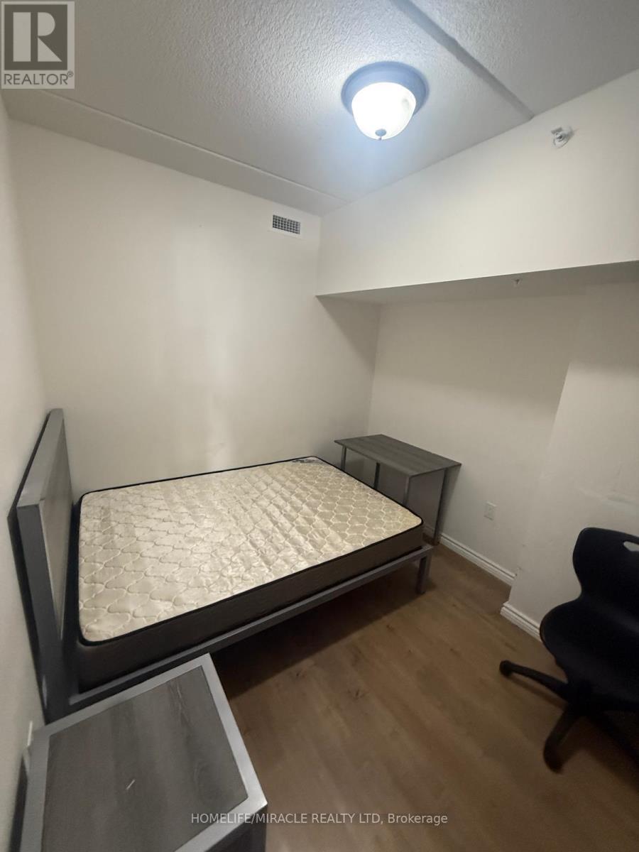 B - 112 - 275 Larch Street, Waterloo, ON - Indoor