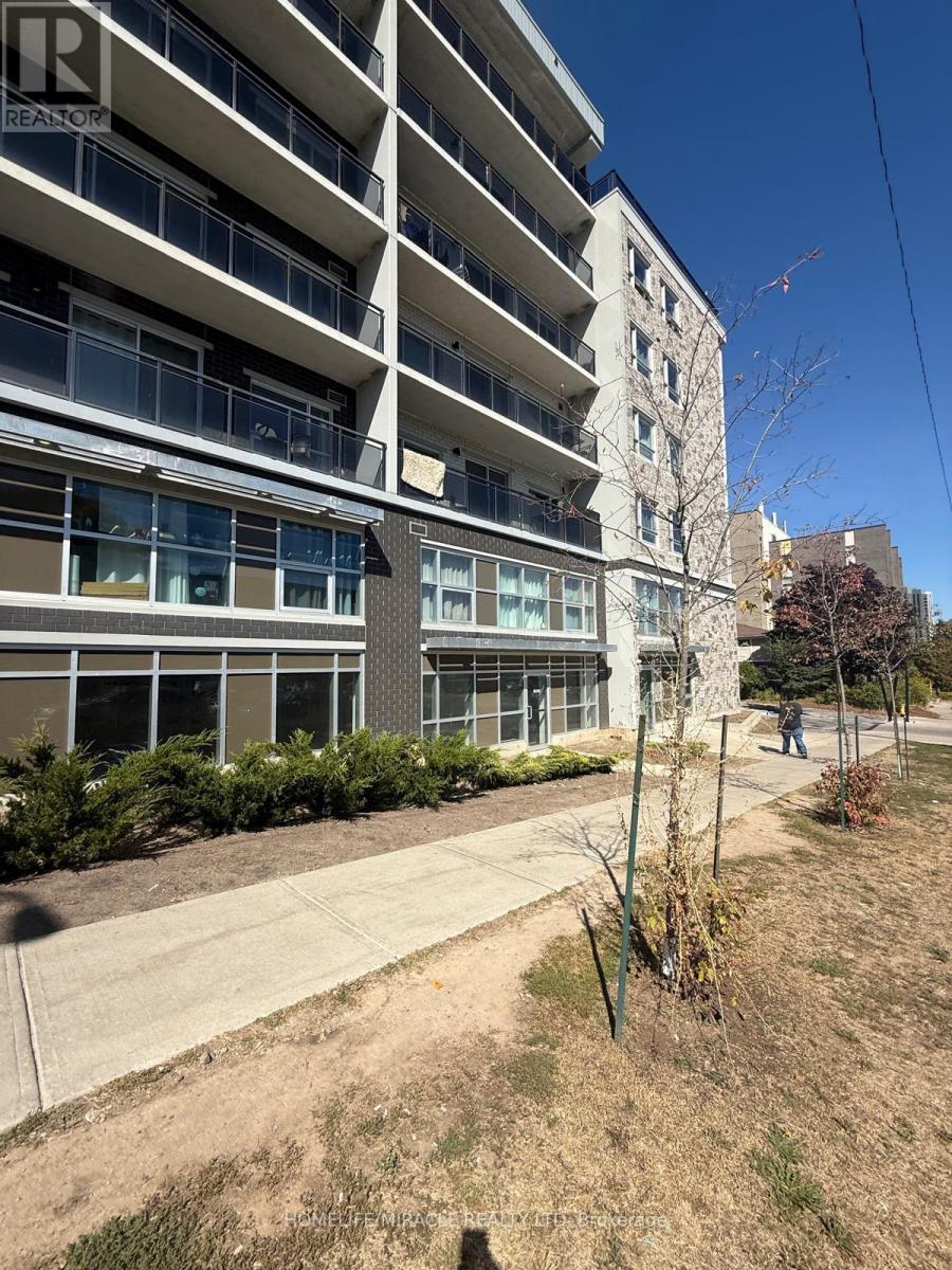 B - 112 - 275 Larch Street, Waterloo, ON - Outdoor