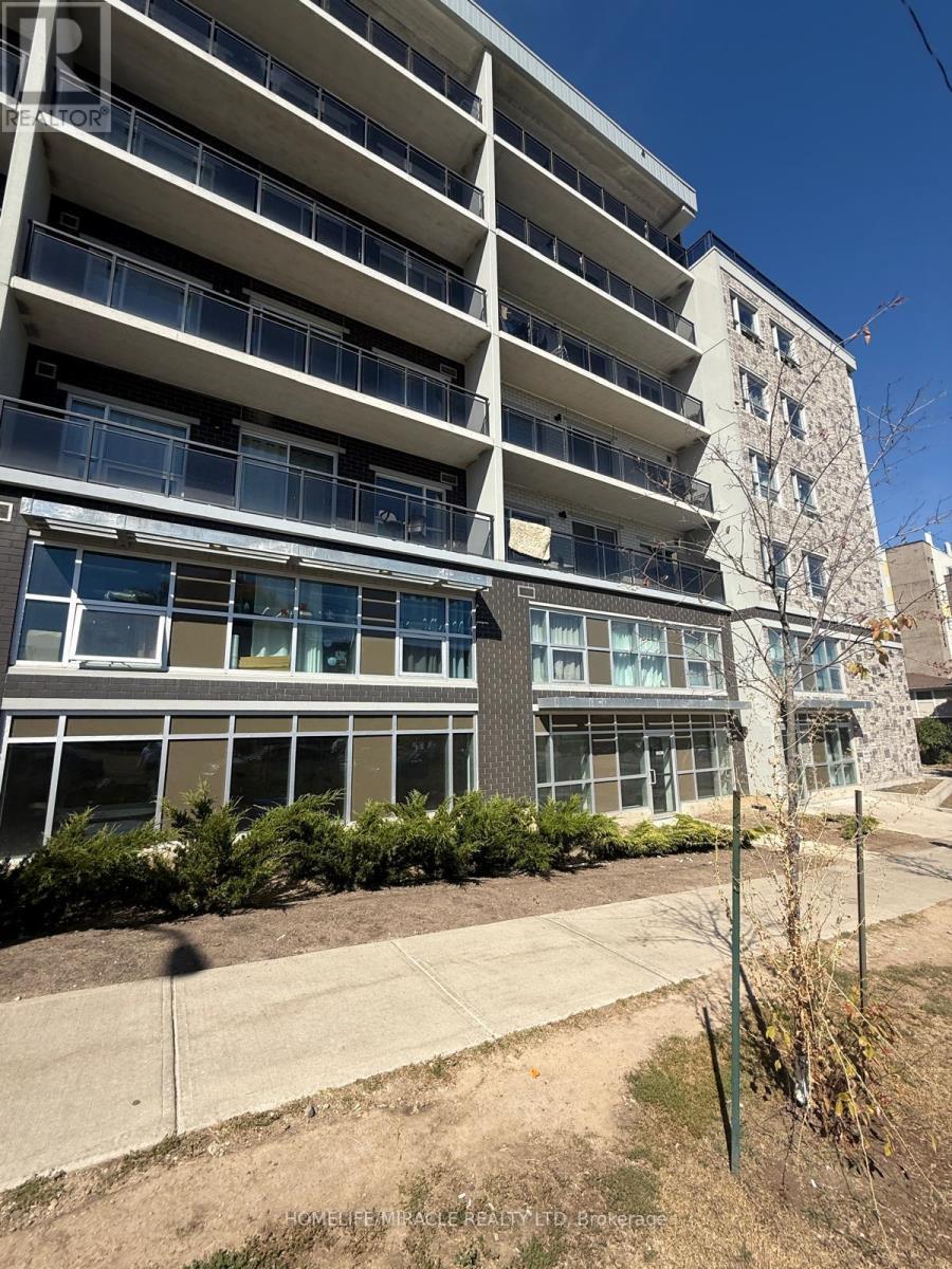 B - 112 - 275 Larch Street, Waterloo, ON - Outdoor