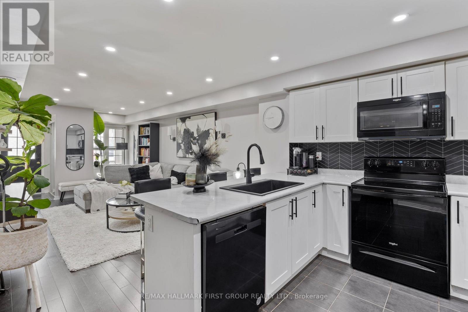70 Abela Lane, Ajax, ON - Indoor Photo Showing Kitchen