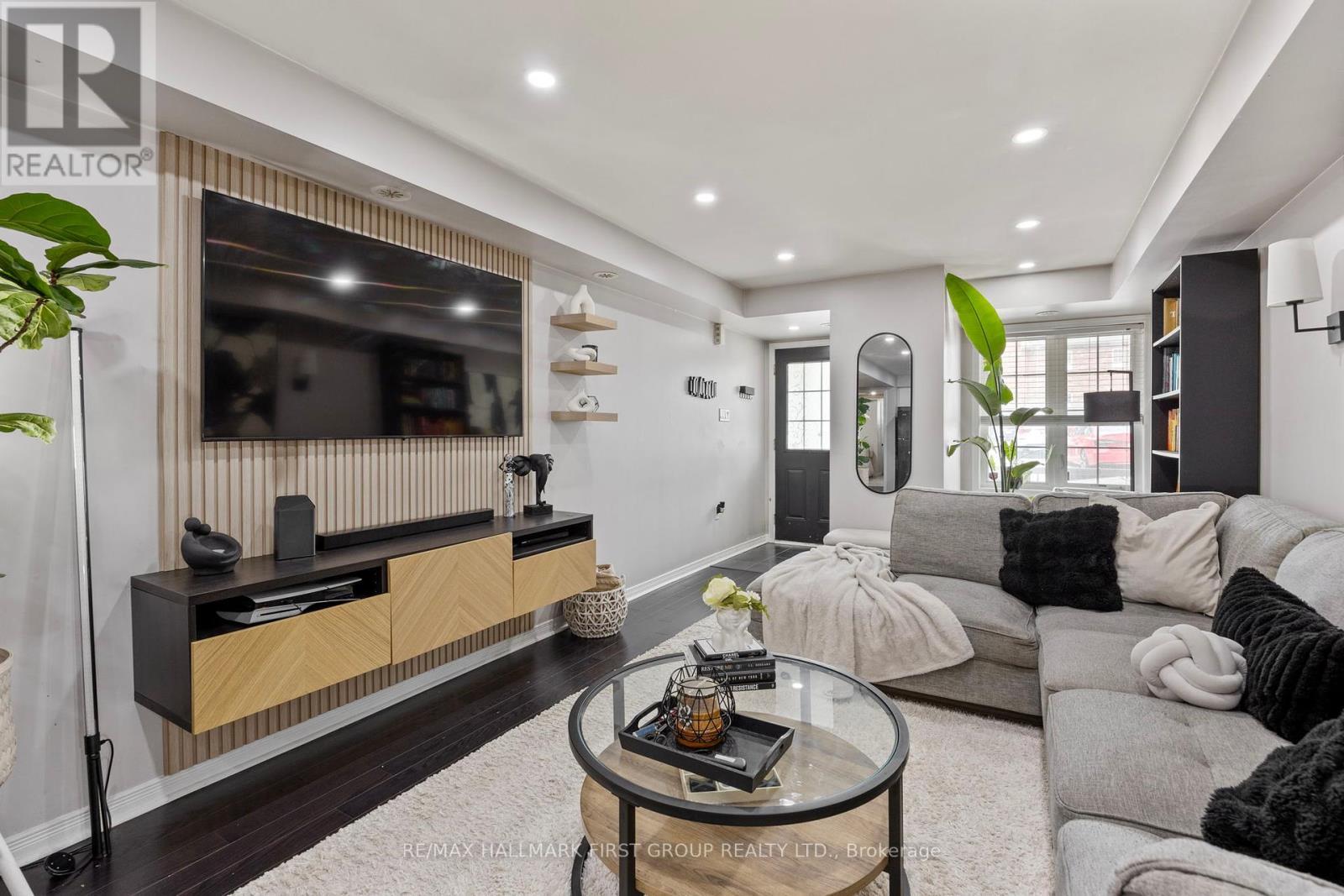 70 Abela Lane, Ajax, ON - Indoor Photo Showing Living Room