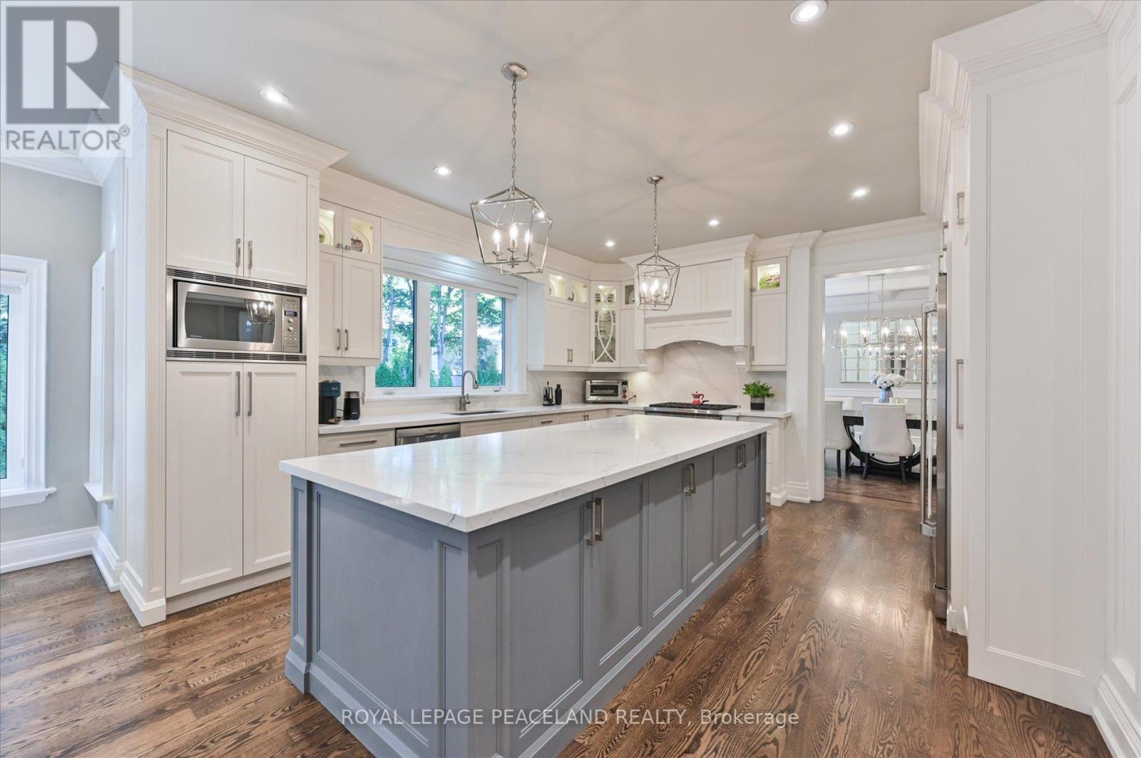 2 Flaremore Crescent, Toronto, ON - Indoor Photo Showing Kitchen