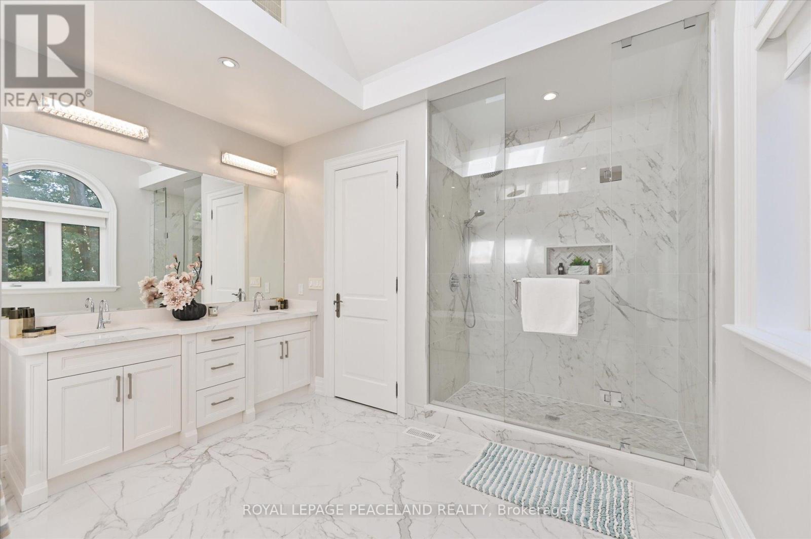 2 Flaremore Crescent, Toronto, ON - Indoor Photo Showing Bathroom