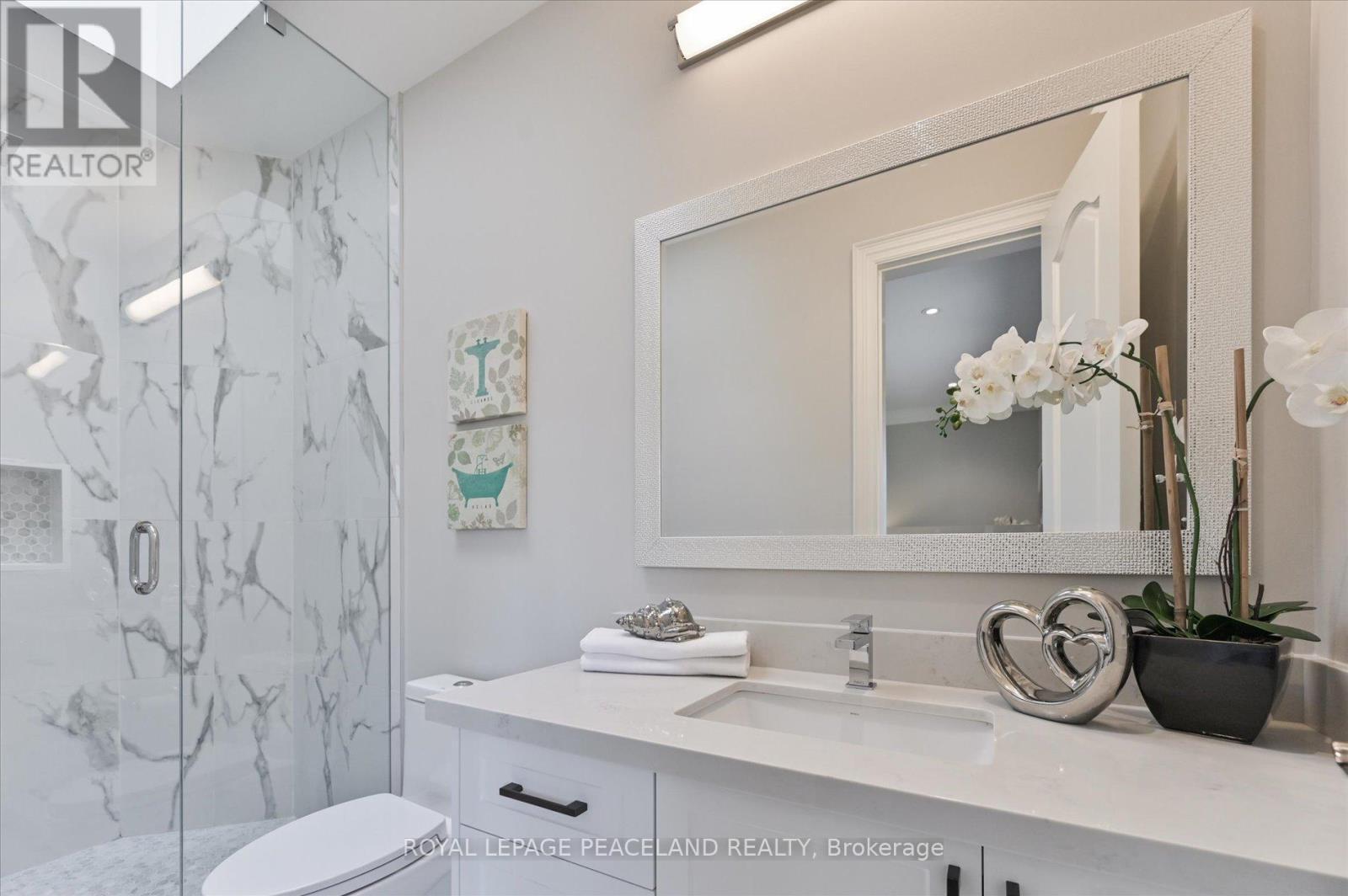 2 Flaremore Crescent, Toronto, ON - Indoor Photo Showing Bathroom