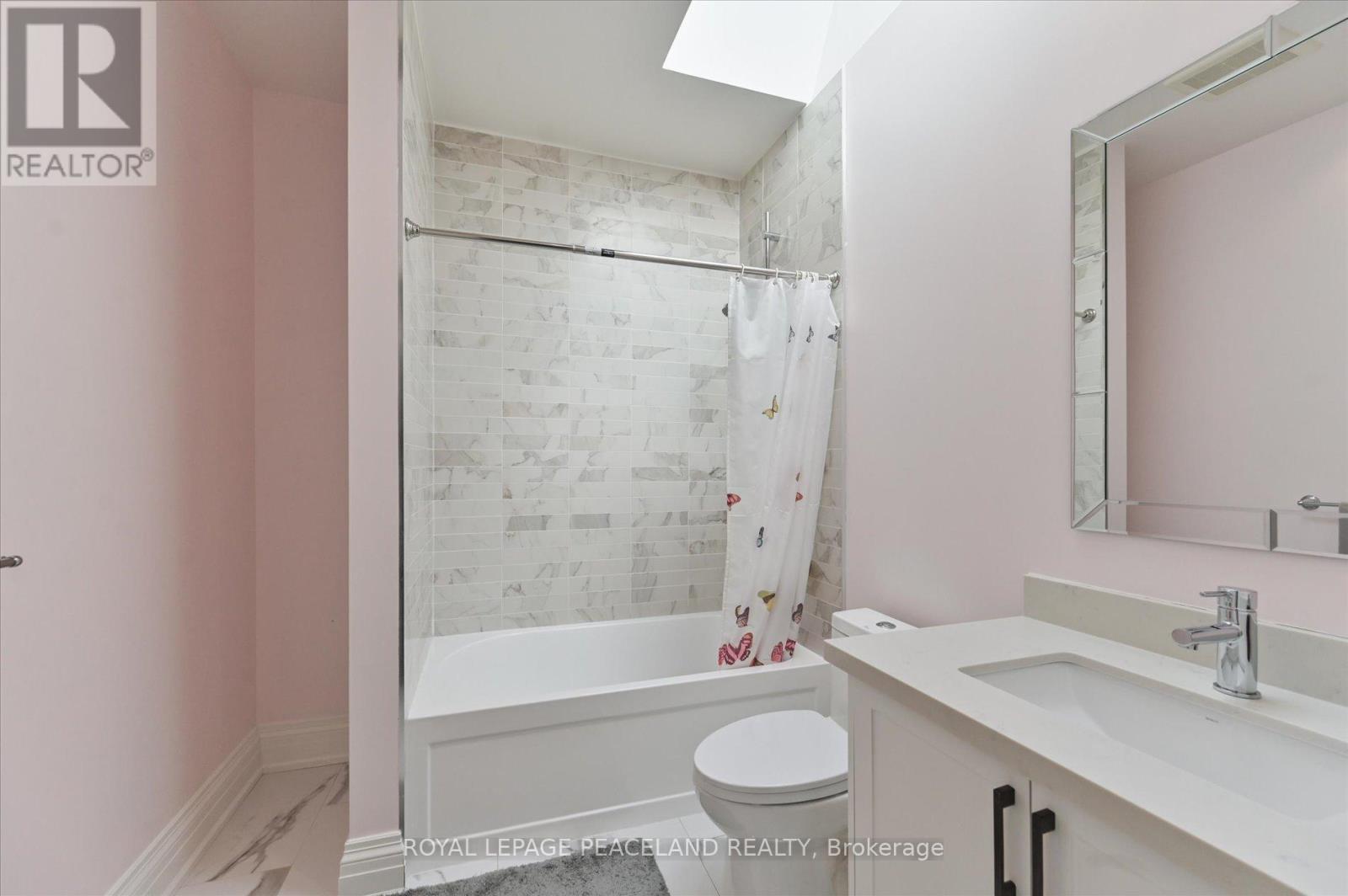 2 Flaremore Crescent, Toronto, ON - Indoor Photo Showing Bathroom