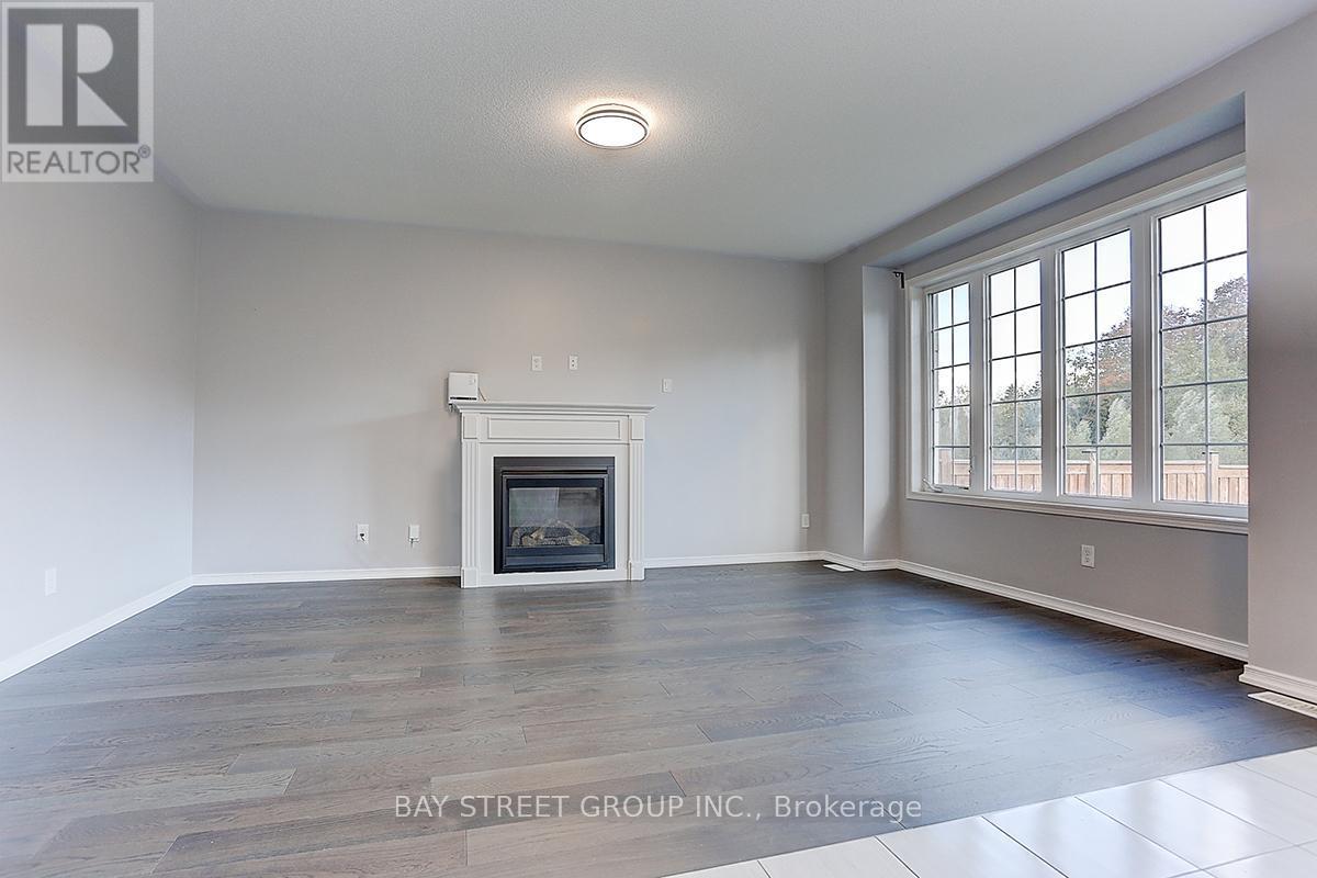 2433 Equestrian Cres Crescent, Oshawa, ON - Indoor Photo Showing Living Room With Fireplace
