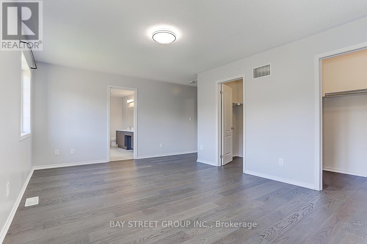 2433 Equestrian Cres Crescent, Oshawa, ON - Indoor Photo Showing Other Room