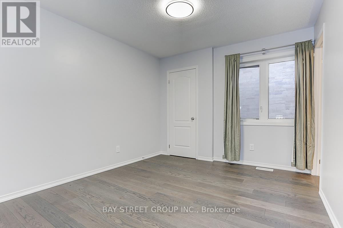 2433 Equestrian Cres Crescent, Oshawa, ON - Indoor Photo Showing Other Room