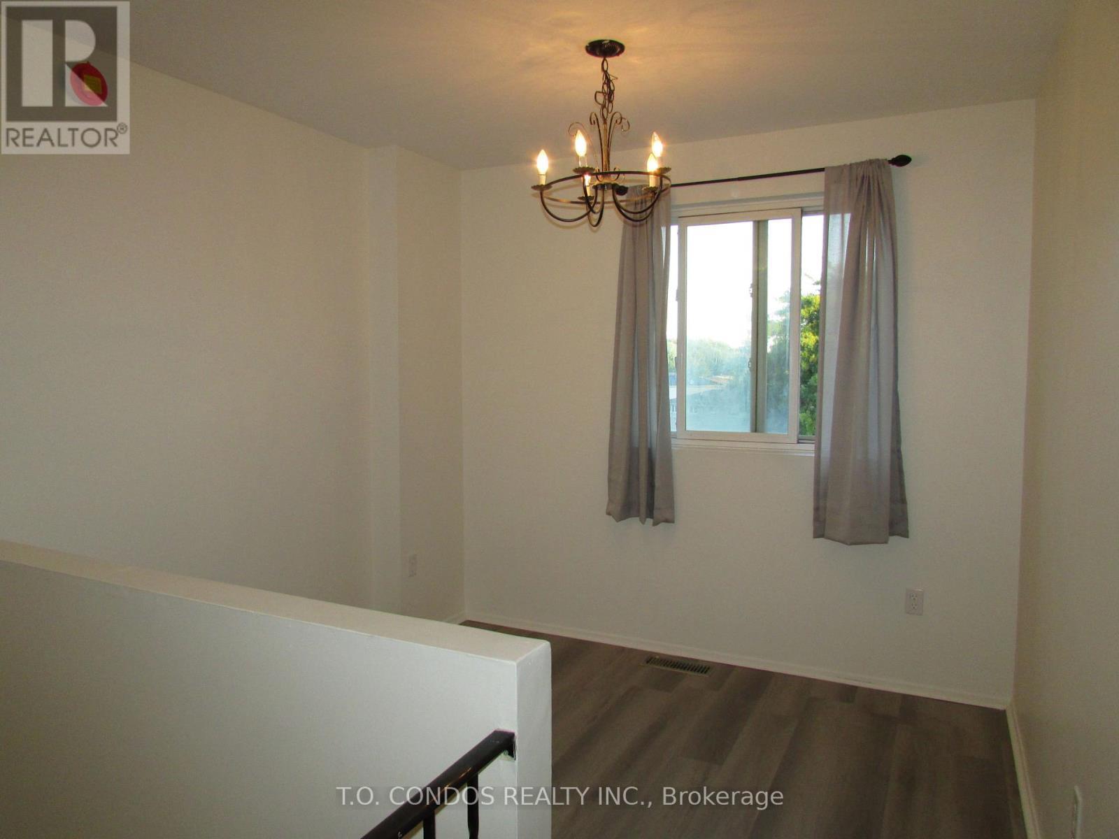 213 - 2001 Bonnymede Drive, Mississauga, ON - Indoor Photo Showing Other Room