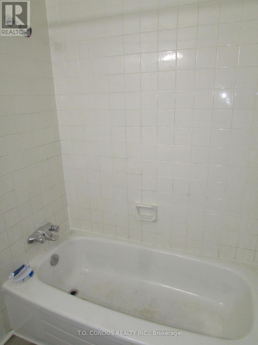 213 - 2001 Bonnymede Drive, Mississauga, ON - Indoor Photo Showing Bathroom