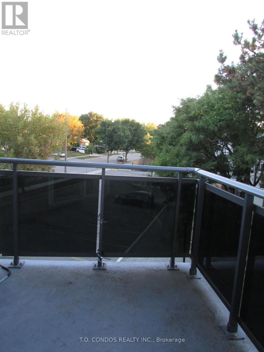 213 - 2001 Bonnymede Drive, Mississauga, ON - Outdoor