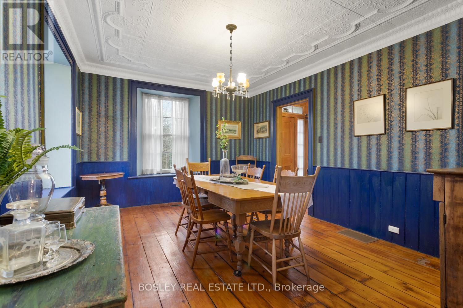 2247 Van Luven Road, Hamilton Township (Baltimore), ON - Indoor Photo Showing Dining Room