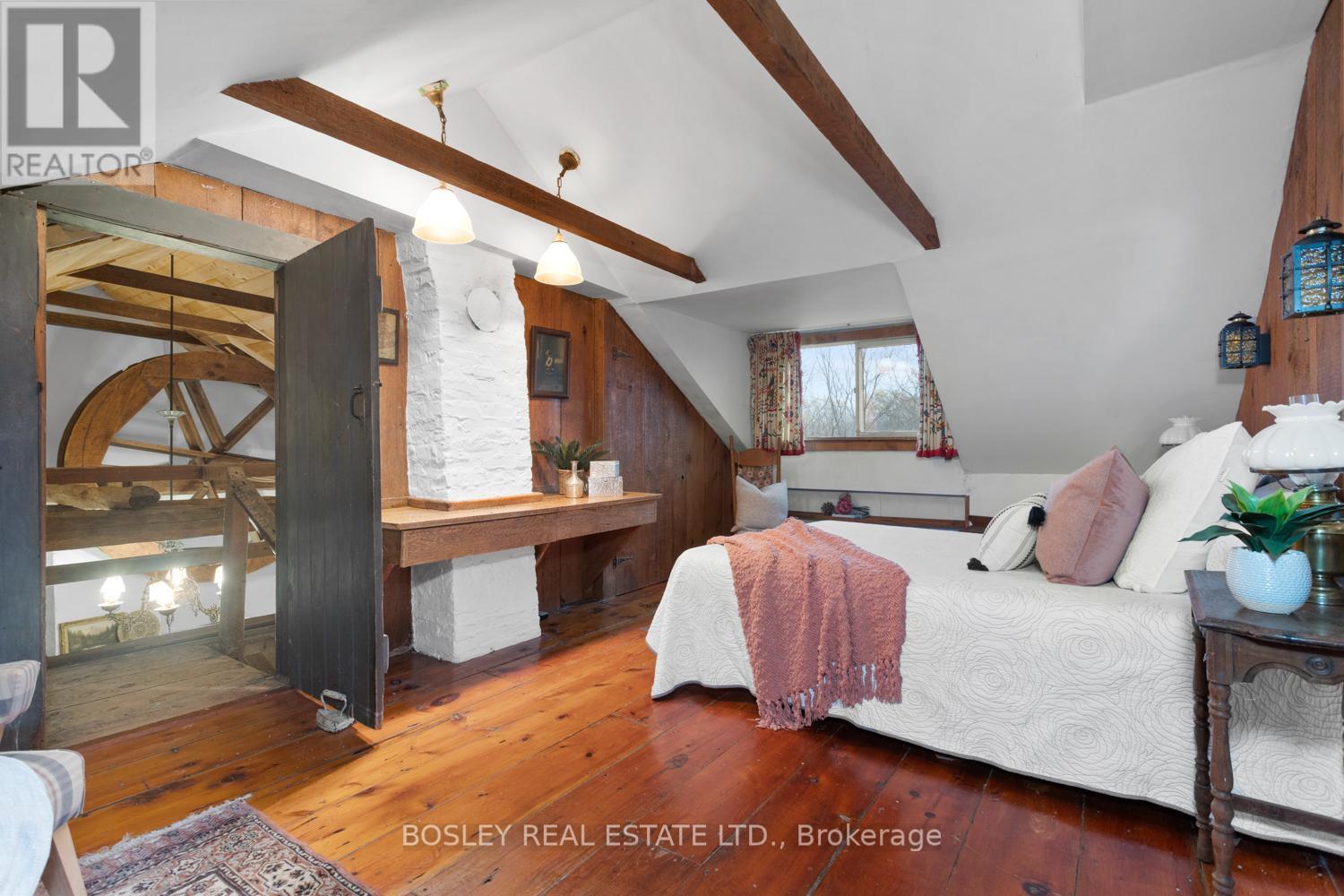 2247 Van Luven Road, Hamilton Township (Baltimore), ON - Indoor Photo Showing Bedroom