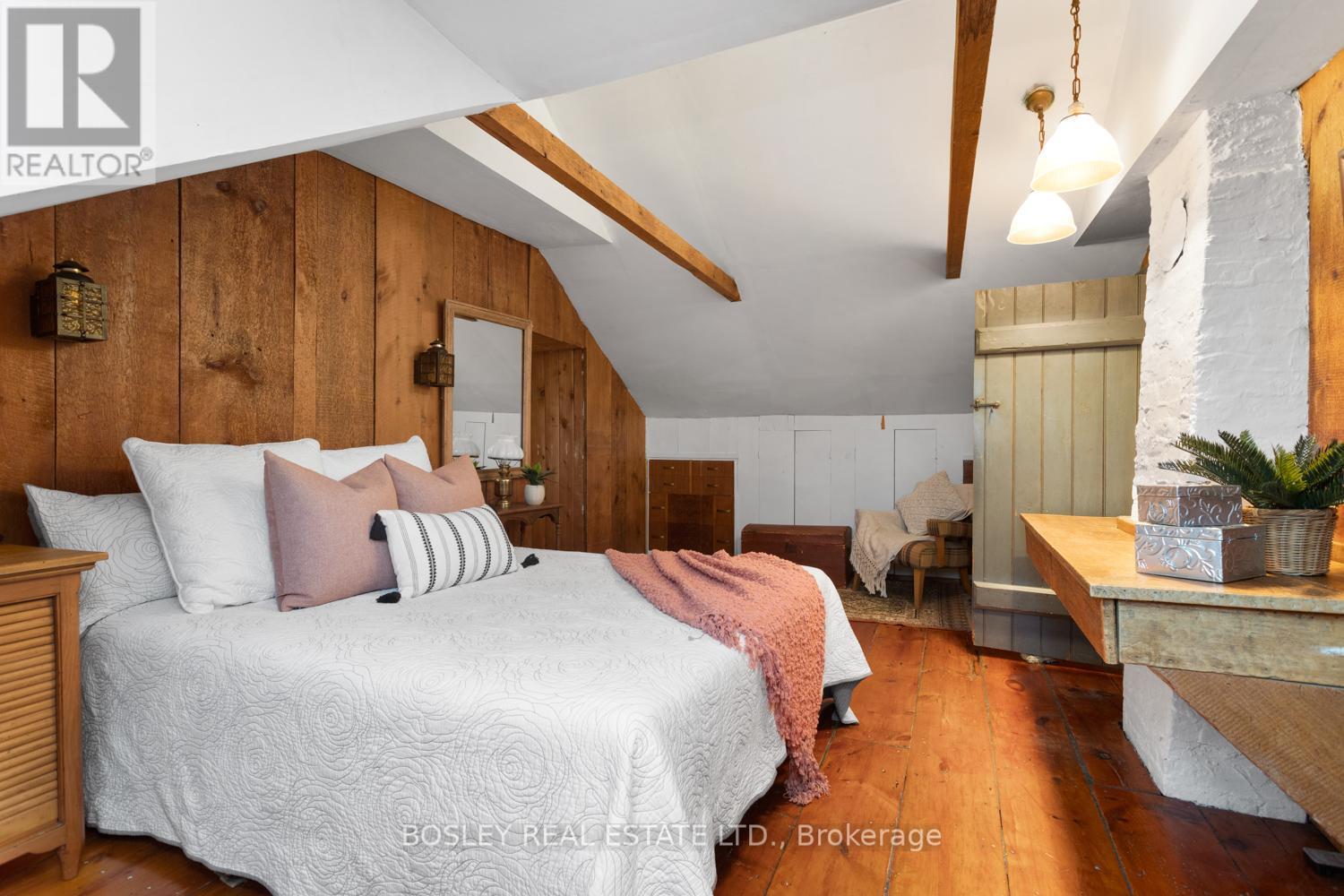 2247 Van Luven Road, Hamilton Township (Baltimore), ON - Indoor Photo Showing Bedroom