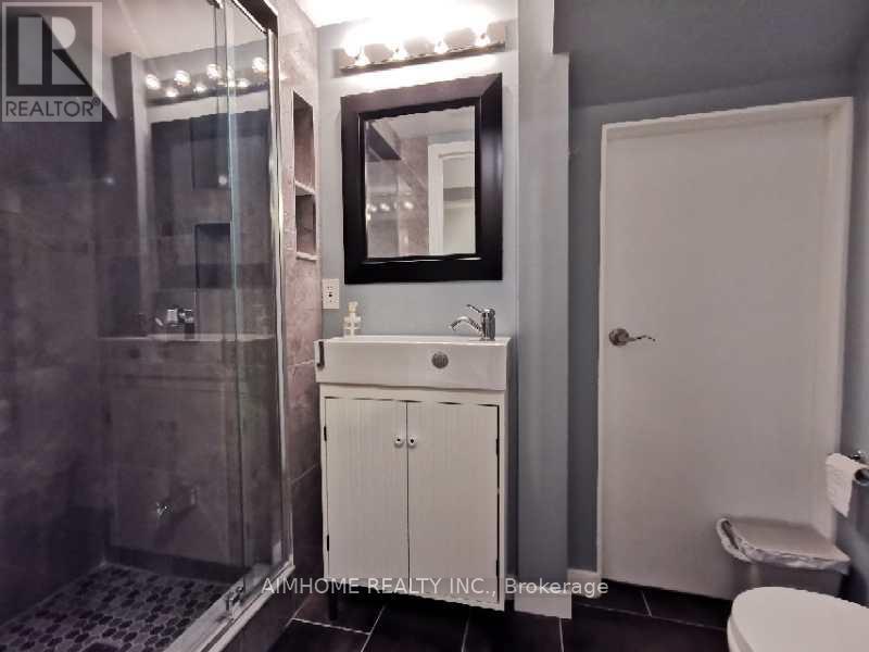 17 Boticelli Way, Vaughan, ON - Indoor Photo Showing Bathroom