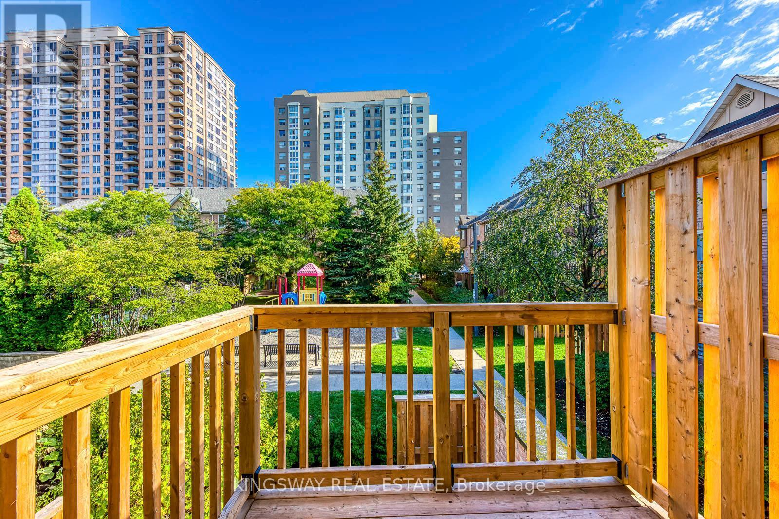 61 - 50 Strathaven Drive, Mississauga, ON - Outdoor