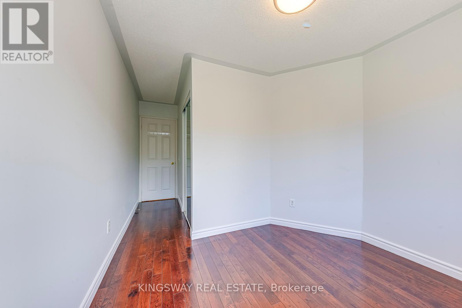 61 - 50 Strathaven Drive, Mississauga, ON - Indoor Photo Showing Other Room