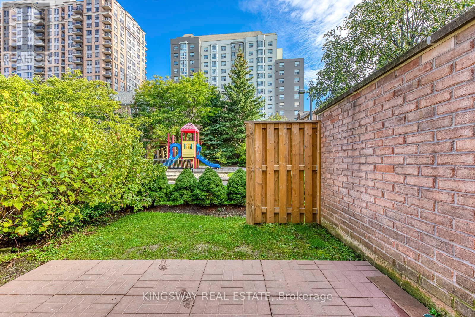 61 - 50 Strathaven Drive, Mississauga, ON - Outdoor