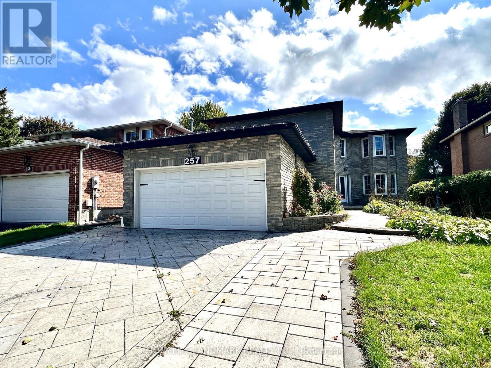 3Rooms - 257 Fincham Avenue, Markham, ON - Outdoor