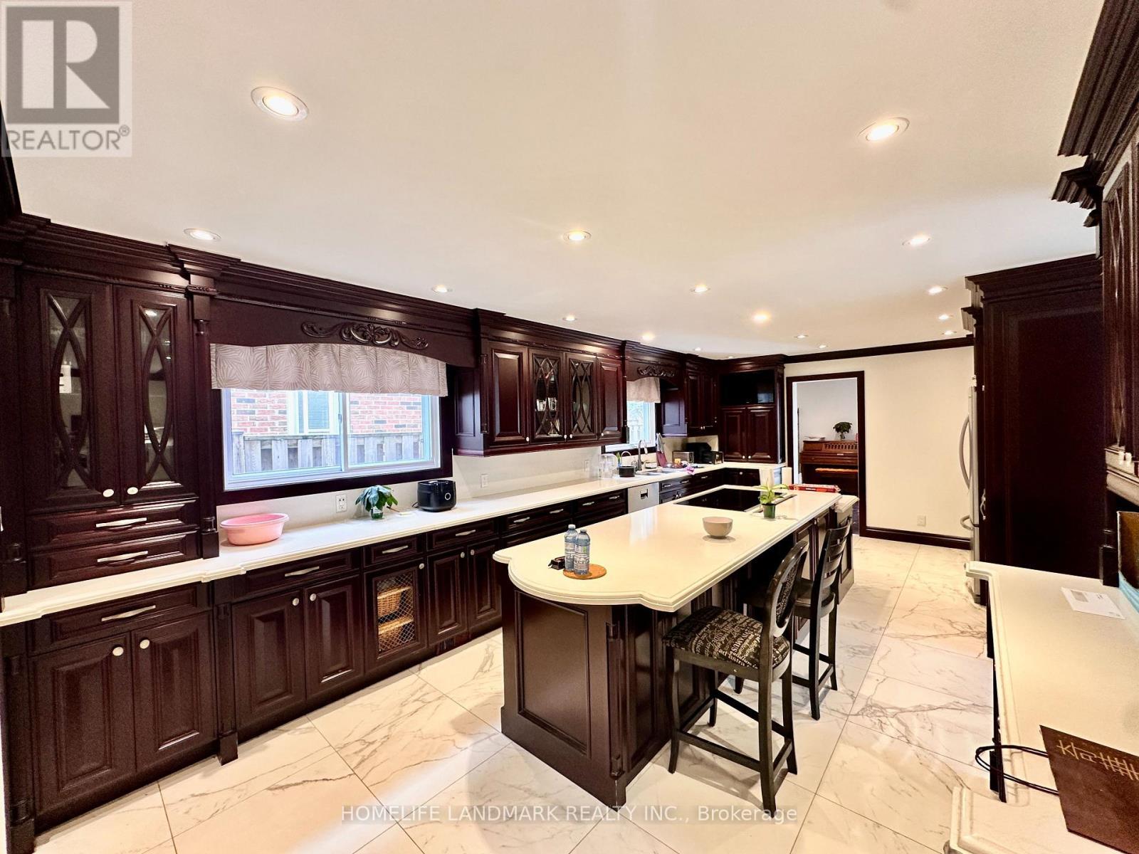 3Rooms - 257 Fincham Avenue, Markham, ON - Indoor Photo Showing Kitchen