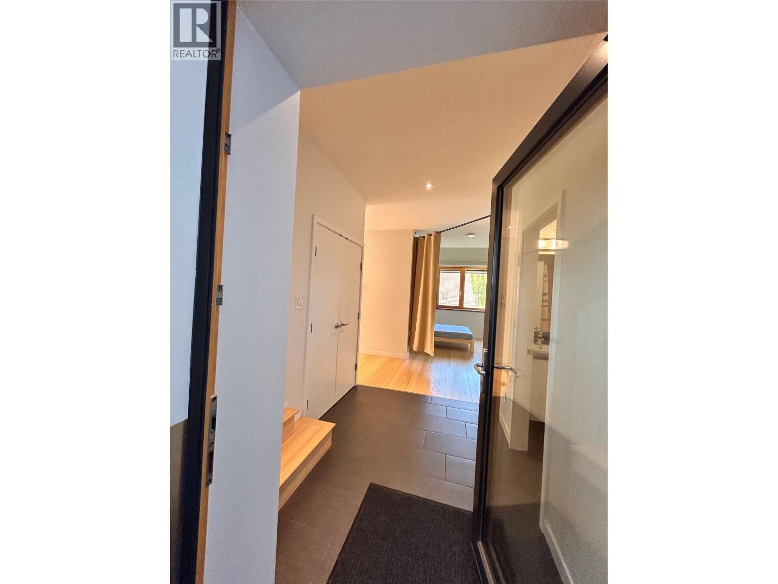 1006 Silvertip Road, Rossland, BC - Indoor Photo Showing Other Room