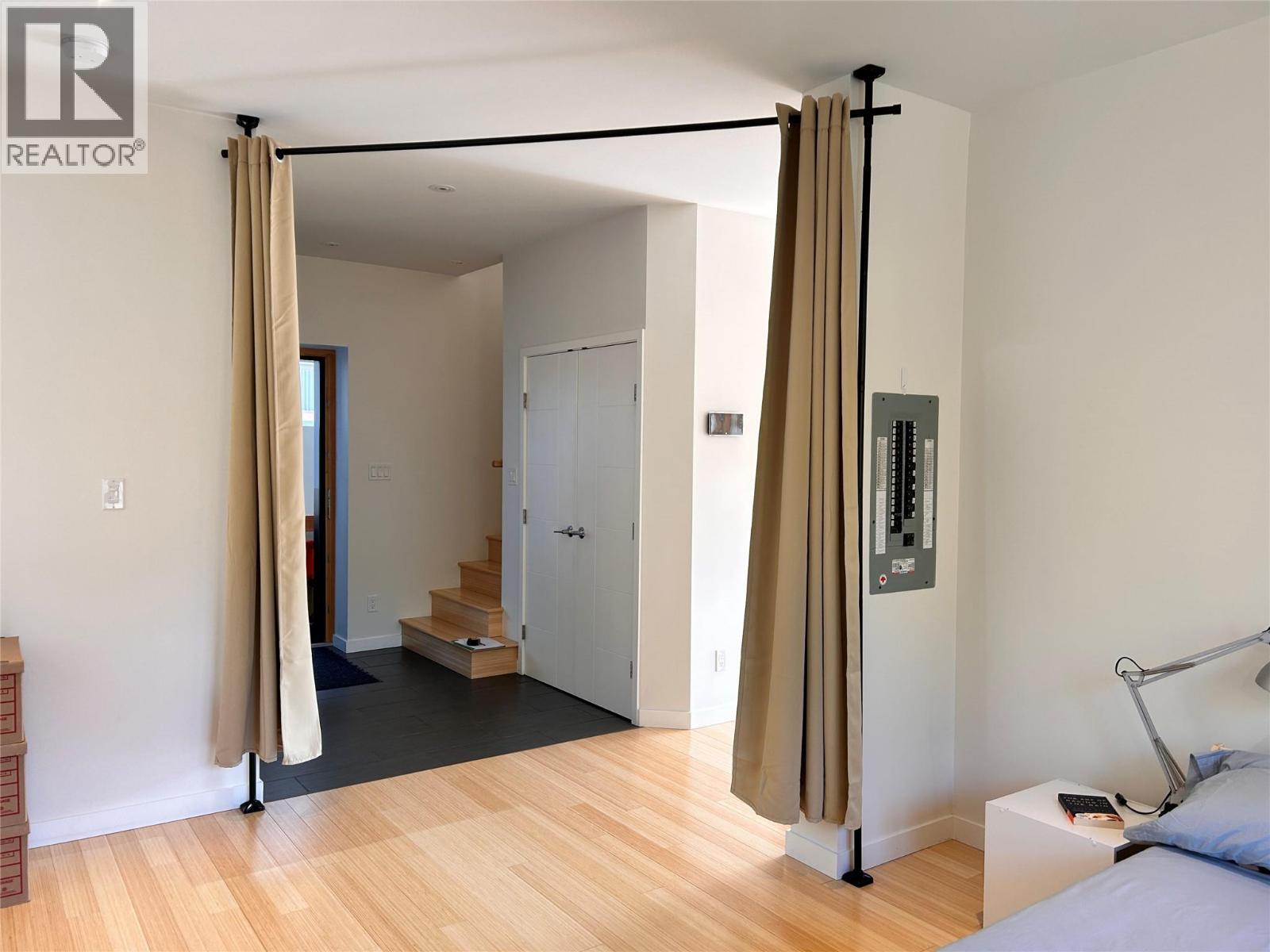 main floor flex room - 1006 Silvertip Road, Rossland, BC - Indoor