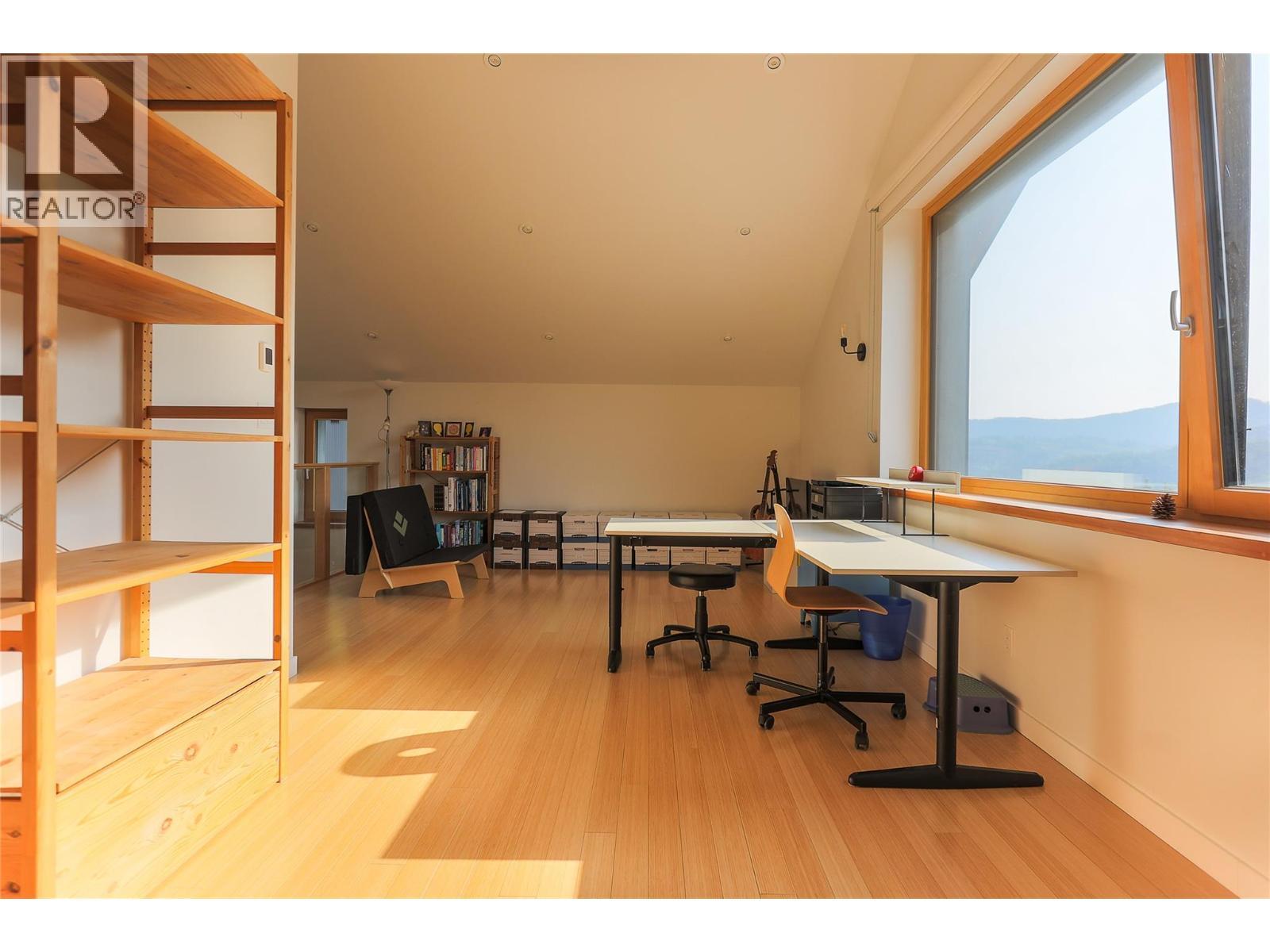 1006 Silvertip Road, Rossland, BC - Indoor Photo Showing Office