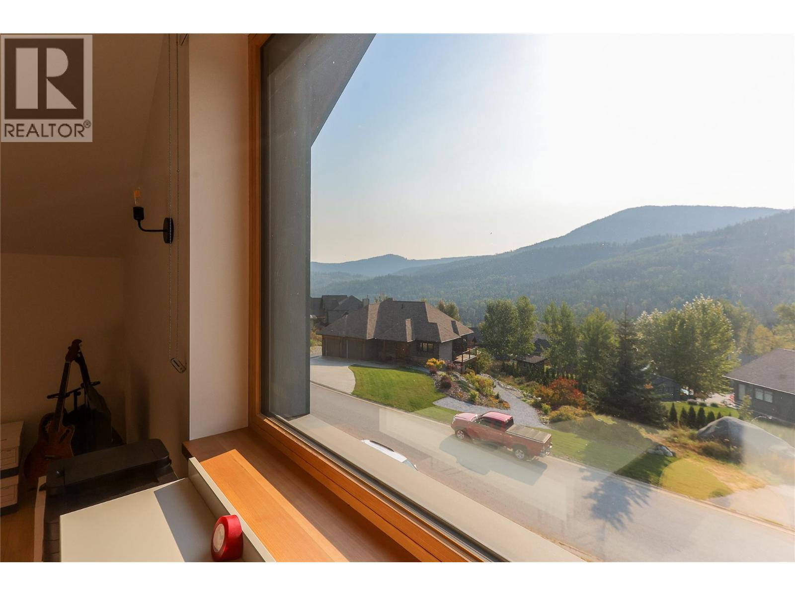 1006 Silvertip Road, Rossland, BC -