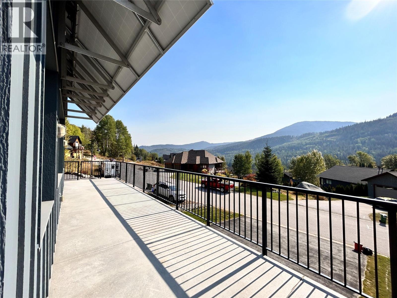 1006 Silvertip Road, Rossland, BC - Outdoor With View With Exterior