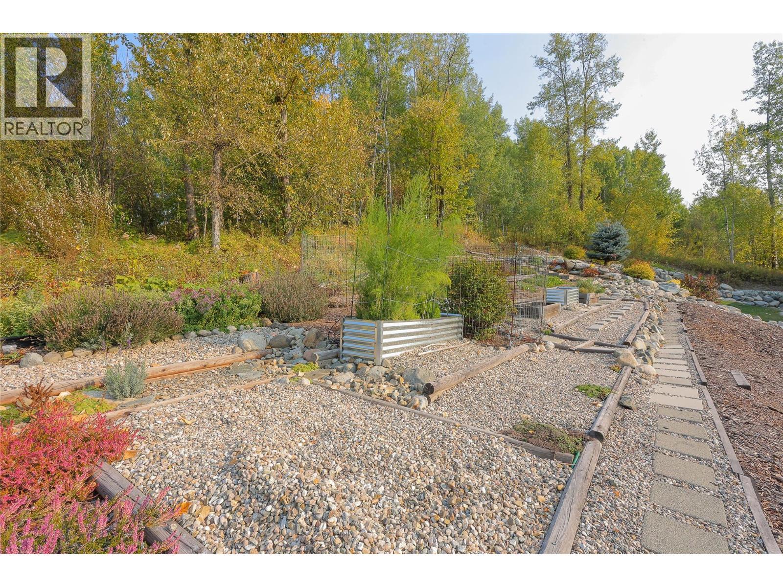 1006 Silvertip Road, Rossland, BC - Outdoor