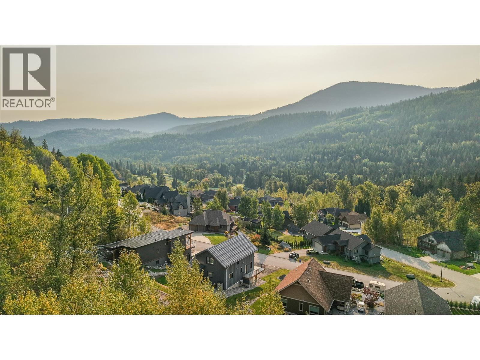 1006 Silvertip Road, Rossland, BC - Outdoor With View