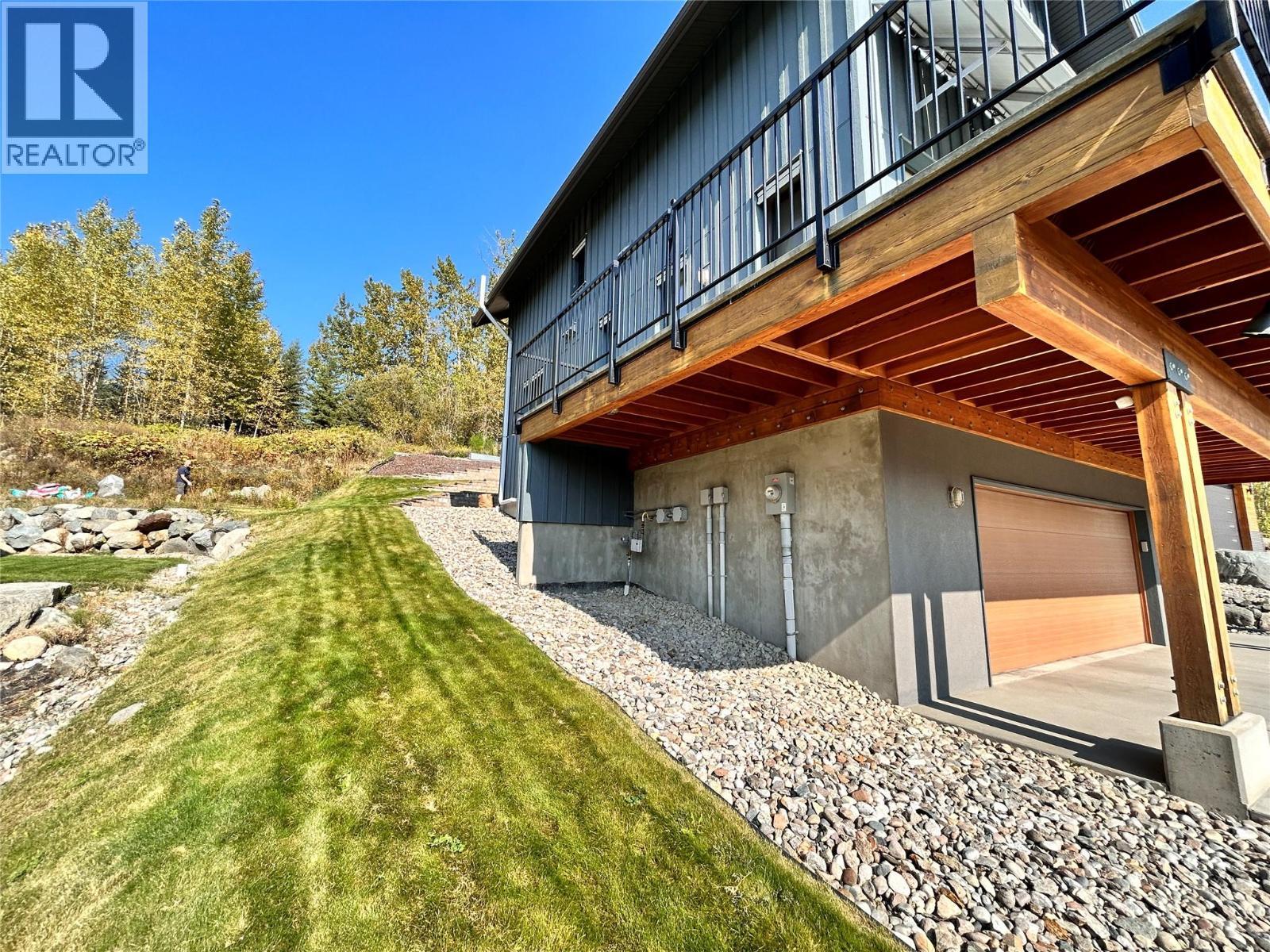 side - 1006 Silvertip Road, Rossland, BC - Outdoor With Exterior