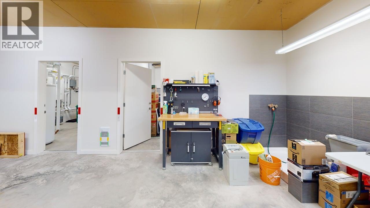 plenty of cabinet space - 1006 Silvertip Road, Rossland, BC - Indoor