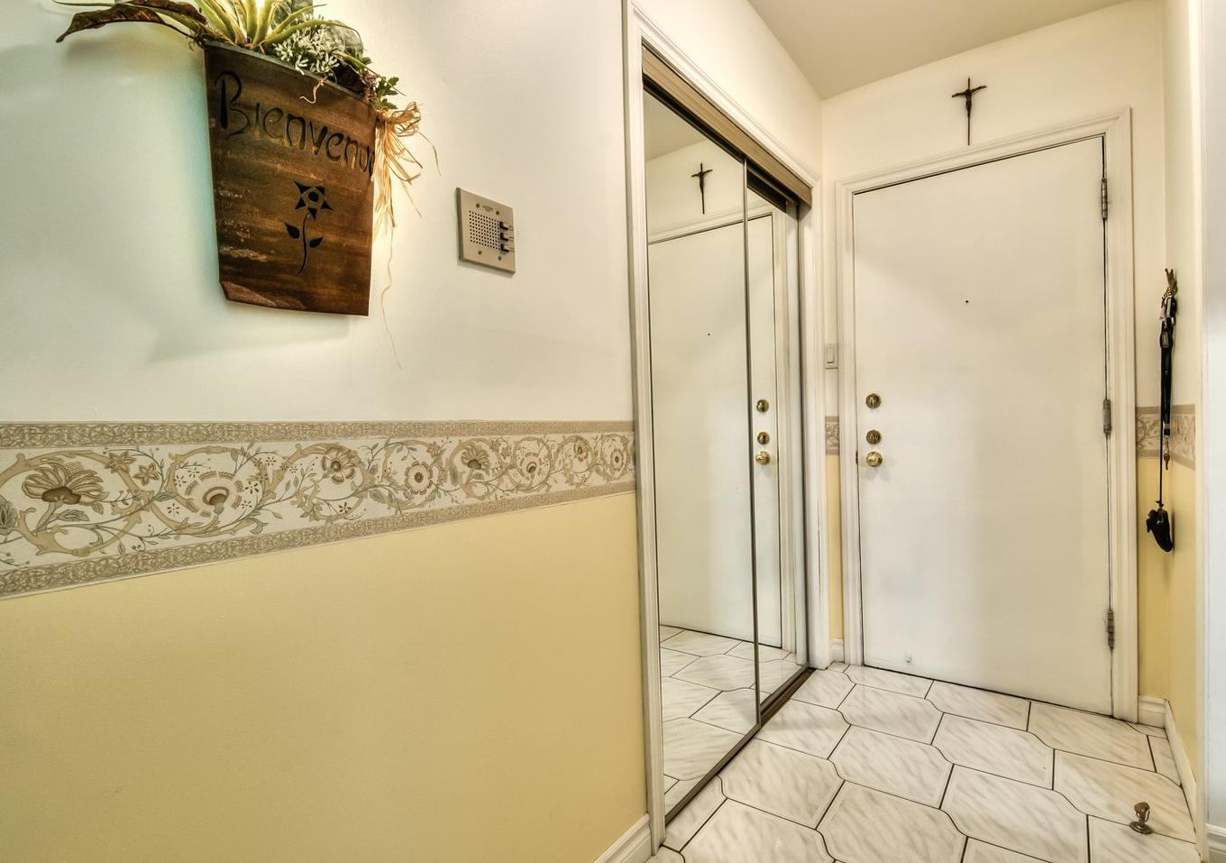 Hall d'entrée/Vestibule - 202-580 Rue Marie-Derome, Saint-Jean-Sur-Richelieu, QC - Indoor