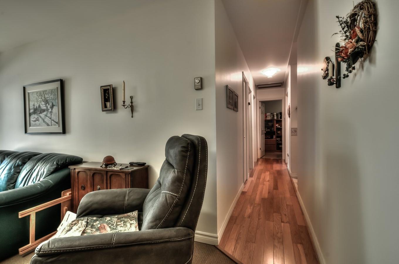 Corridor - 202-580 Rue Marie-Derome, Saint-Jean-Sur-Richelieu, QC - Indoor Photo Showing Other Room