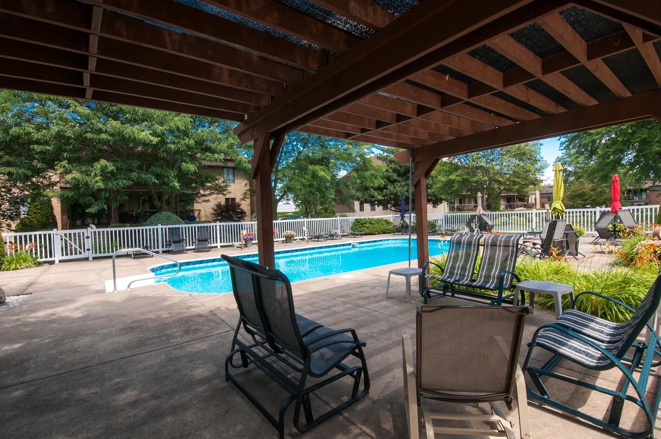 Piscine - 202-580 Rue Marie-Derome, Saint-Jean-Sur-Richelieu, QC - Outdoor With In Ground Pool With Deck Patio Veranda With Exterior