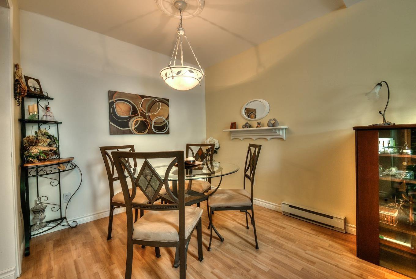 Salle à manger - 202-580 Rue Marie-Derome, Saint-Jean-Sur-Richelieu, QC - Indoor Photo Showing Dining Room