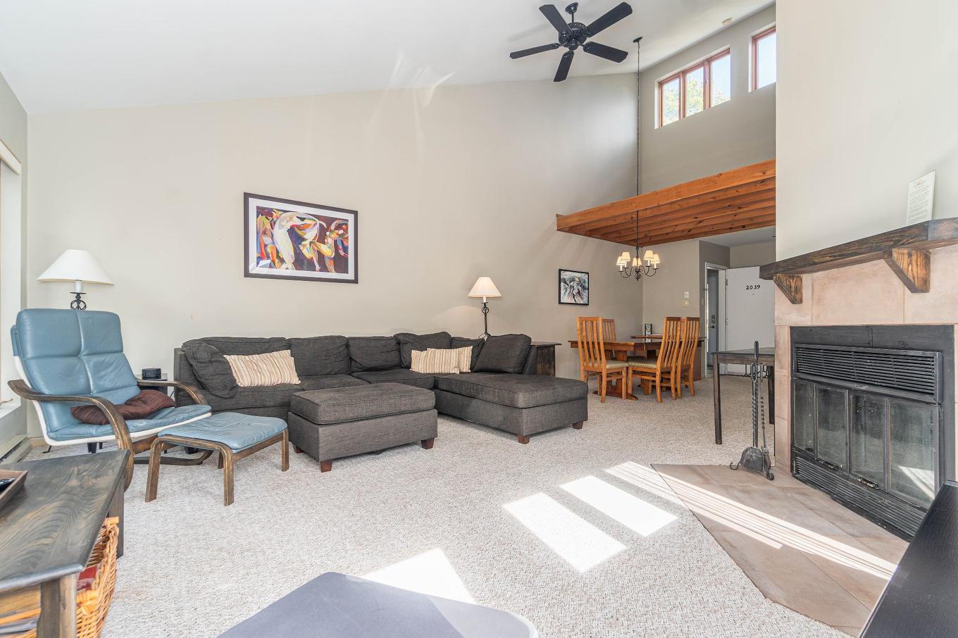 Living room - 2039 Crois. Des Soleils, Mont-Tremblant, QC - Indoor Photo Showing Living Room With Fireplace