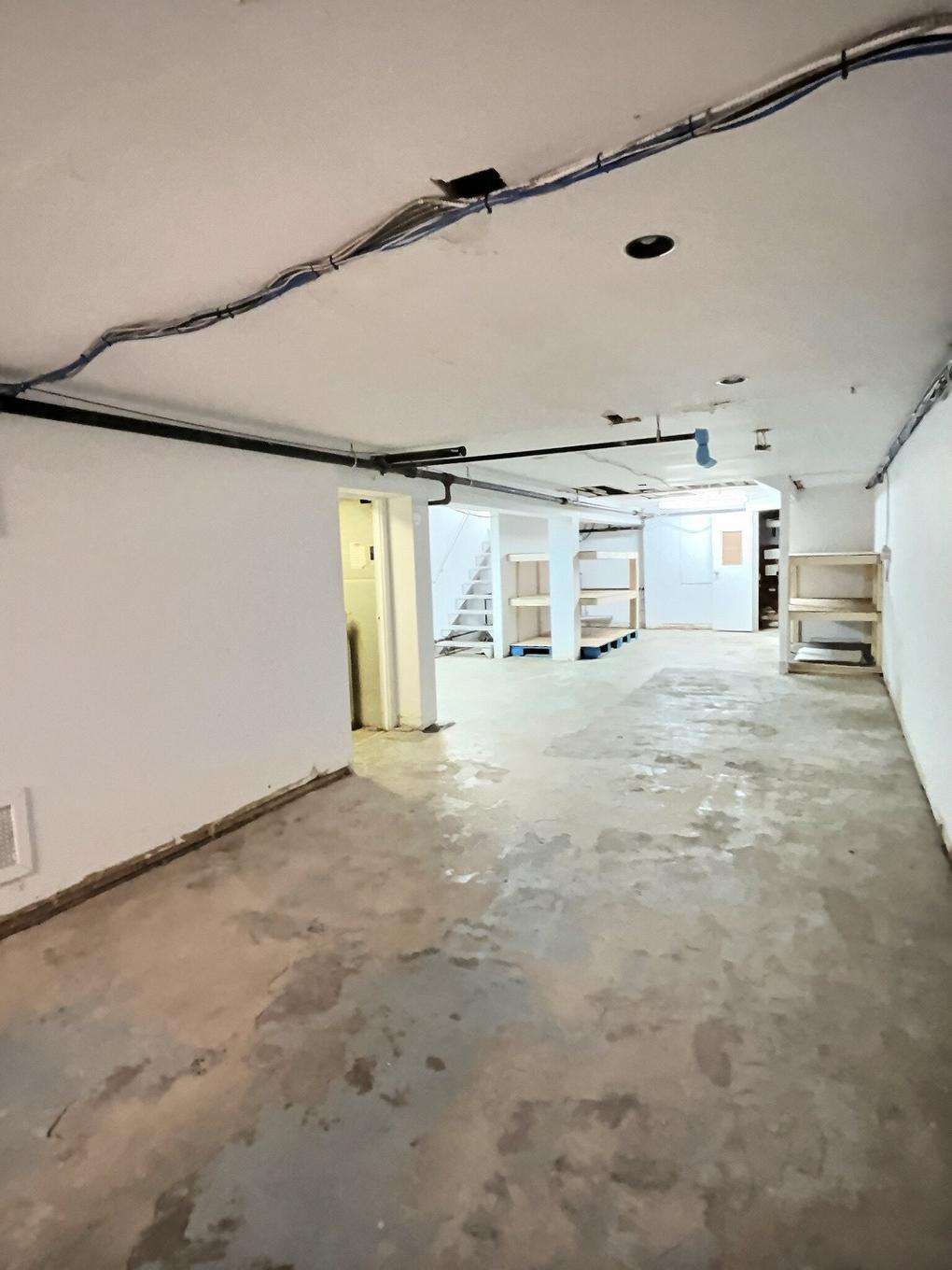 Interior - 327 Rue Des Forges, Trois-Rivières, QC - Indoor Photo Showing Garage