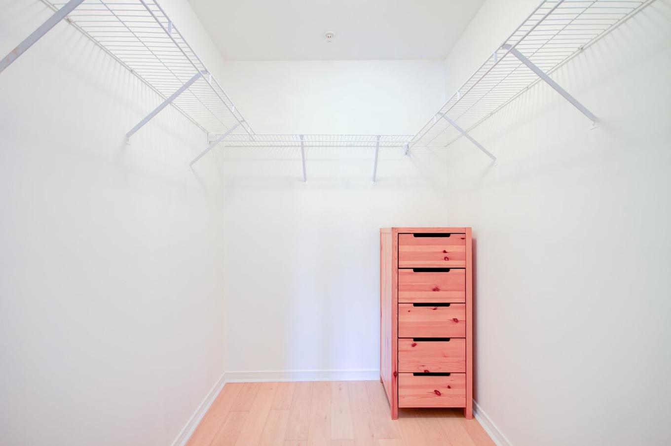 Penderie (Walk-in) - 1-34 Av. Ste-Hélène, Saint-Lambert, QC - Indoor Photo Showing Other Room