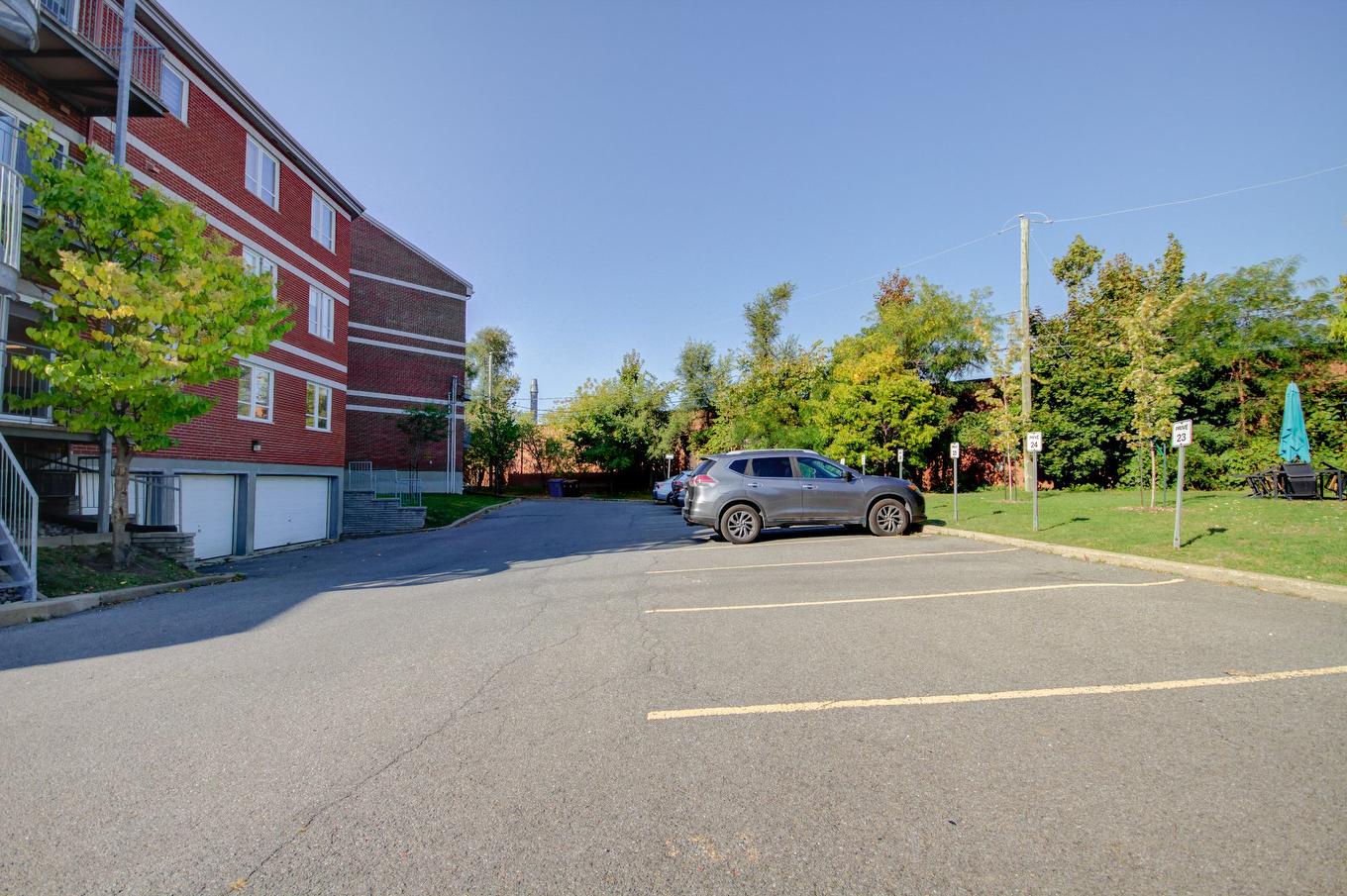 Face arrière - 1-34 Av. Ste-Hélène, Saint-Lambert, QC - Outdoor