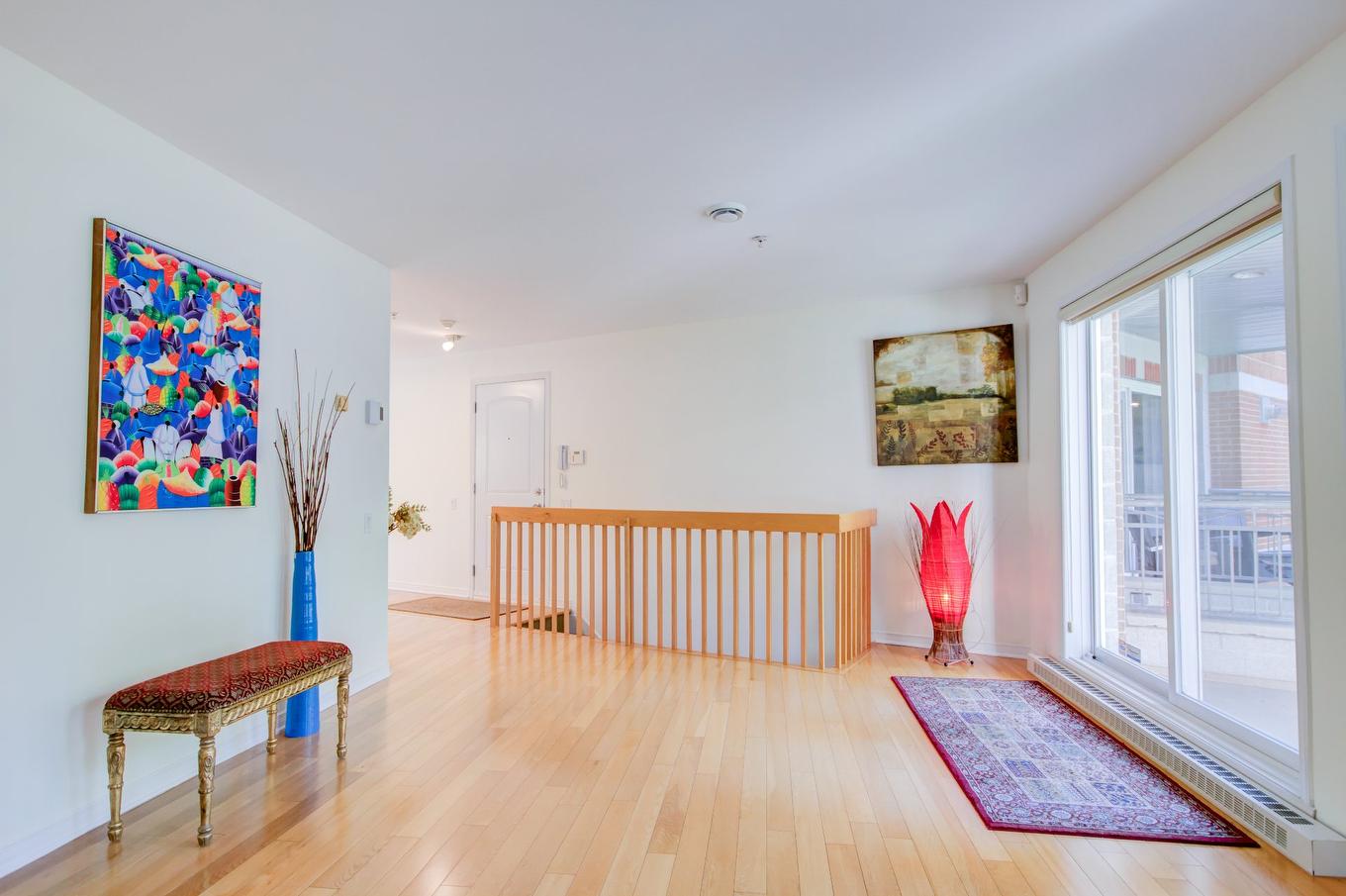 Salon - 1-34 Av. Ste-Hélène, Saint-Lambert, QC - Indoor Photo Showing Other Room