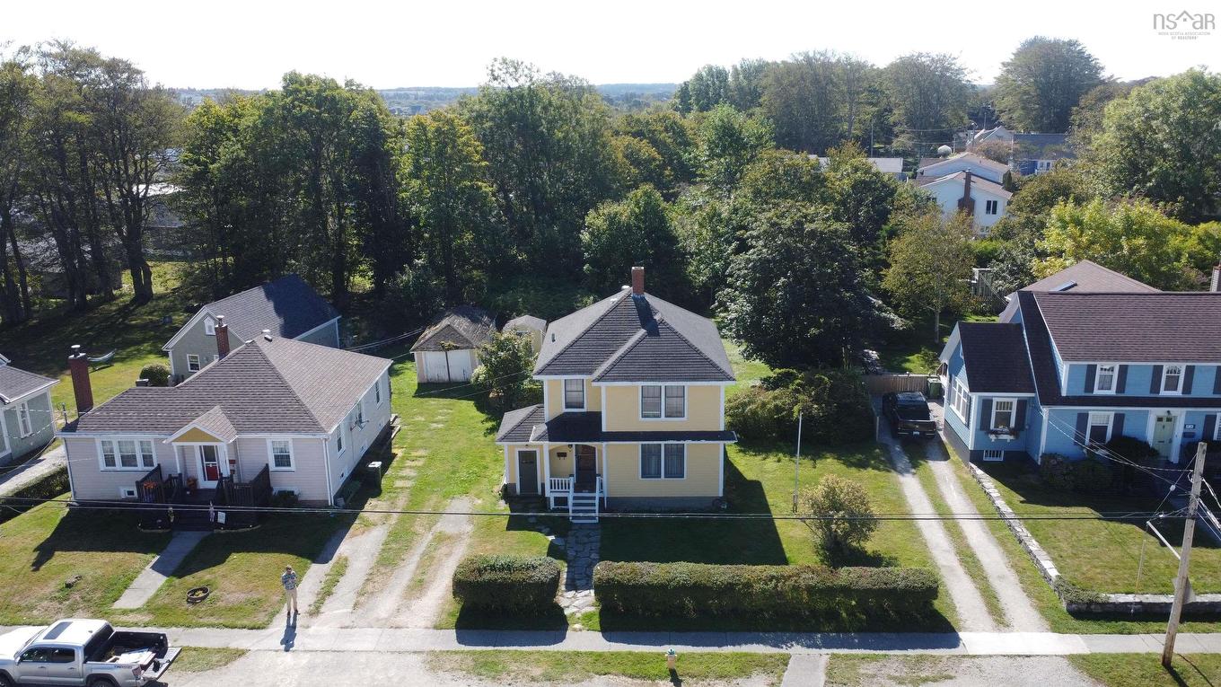 85 Cliff Street, Yarmouth, NS