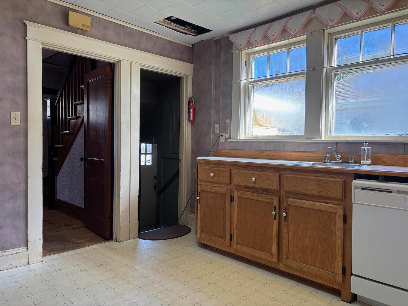 85 Cliff Street, Yarmouth, NS