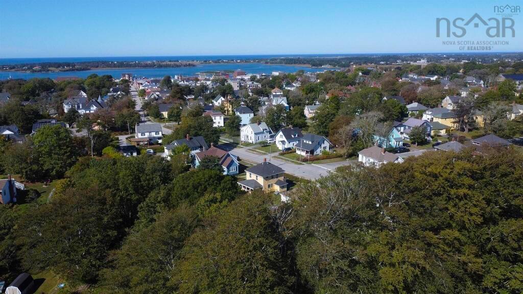 85 Cliff Street, Yarmouth, NS