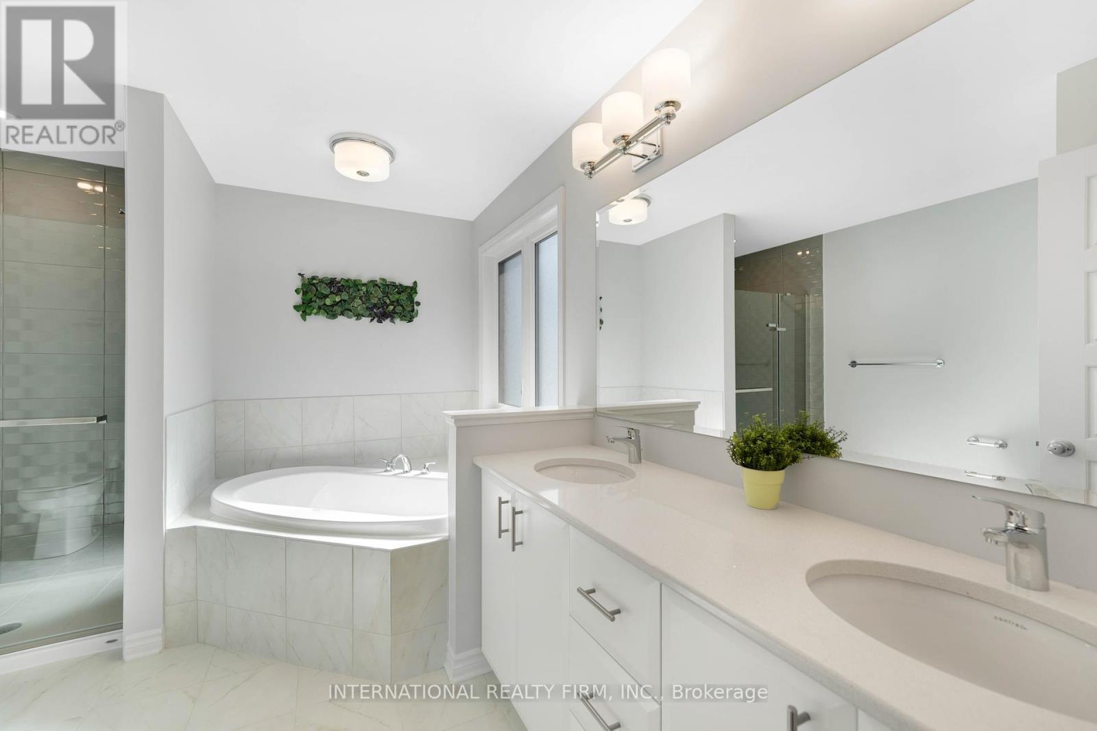 696 Moonflower Crescent N, Ottawa, ON - Indoor Photo Showing Bathroom