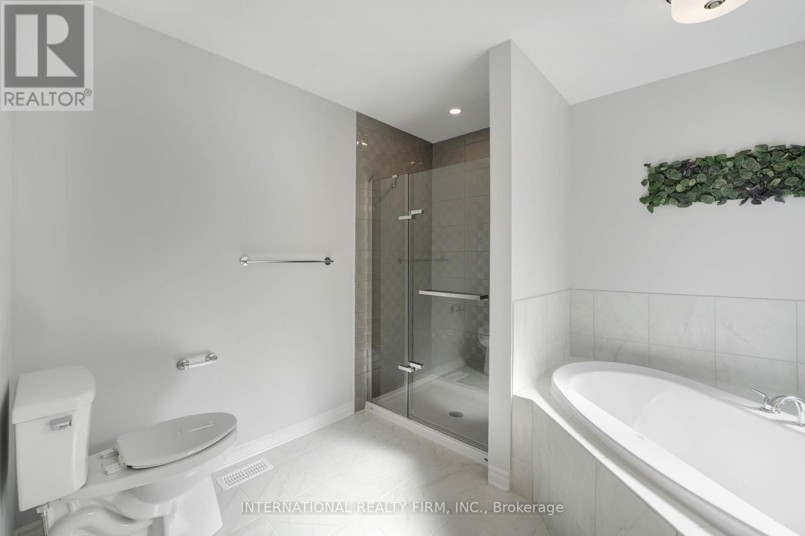 696 Moonflower Crescent N, Ottawa, ON - Indoor Photo Showing Bathroom
