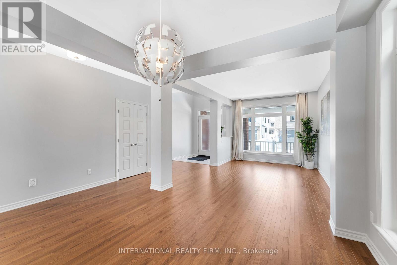 696 Moonflower Crescent N, Ottawa, ON - Indoor Photo Showing Other Room