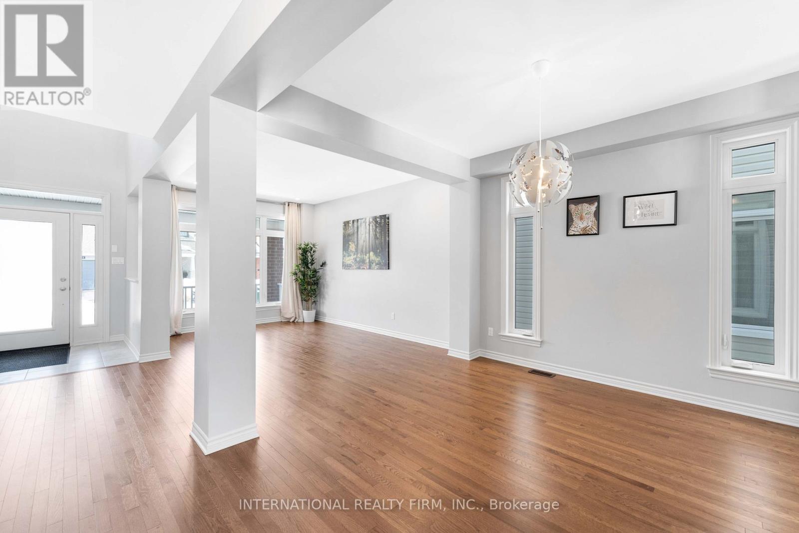 696 Moonflower Crescent N, Ottawa, ON - Indoor Photo Showing Other Room